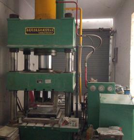 Dry pressing machine